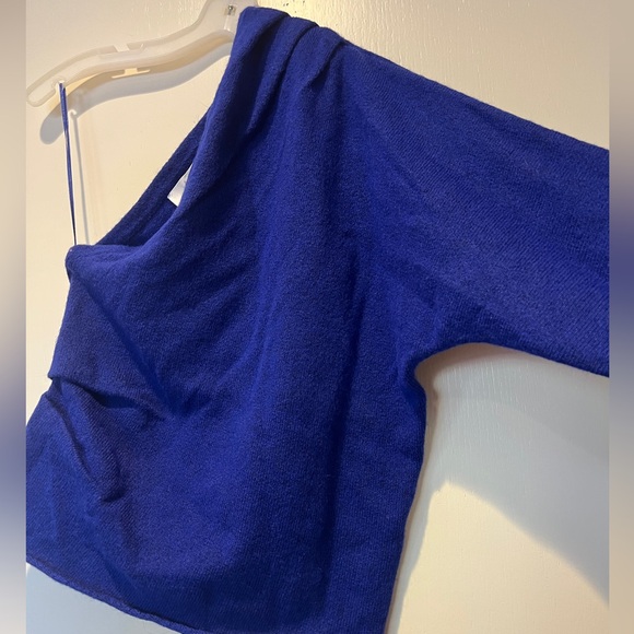 ASTR the Label Cosima One Sleeve Sweater in Blue Size Large - Picture 3 of 7